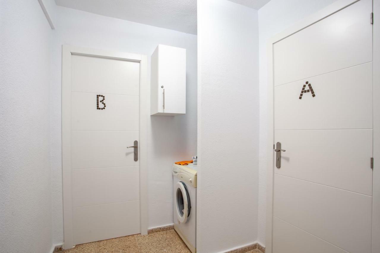 Small Studio Apartment Алтеа Екстериор снимка